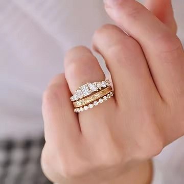 New Classic Lab Grown Round Cut Diamond 10K/ 14K/ 18K Yellow Gold Full Diamond Engagement Ring for Export Sale From India