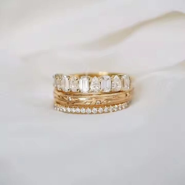 New Classic Lab Grown Round Cut Diamond Ring