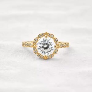 Cluster Halo Square Cut Original Moissanite Diamond Ring
