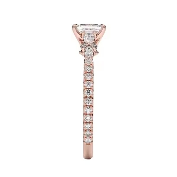 Moissanite Solitaire Ring in S925 Sterling Silver for Weeding Wear Emerald Cut Moissanite Diamond Ring Plating Engagement